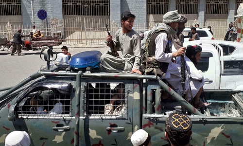 Taliban close in on Kabul as US scrambles to evacuate