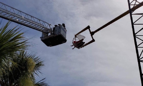 Teen dies after falling nearly 430 feet from amusement park ride in US Teen dies after falling nearly 430 feet from amusement park ride in US