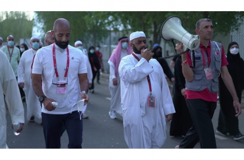 Bahraini pilgrims throw stones at Jamarat al-Aqaba in Mina