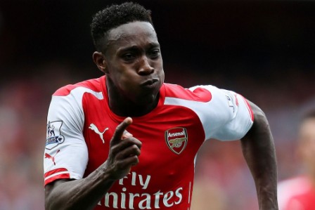 Arsenal without Welbeck after knee operation
