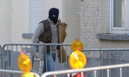 New Paris links emerge as Brussels manhunt continues