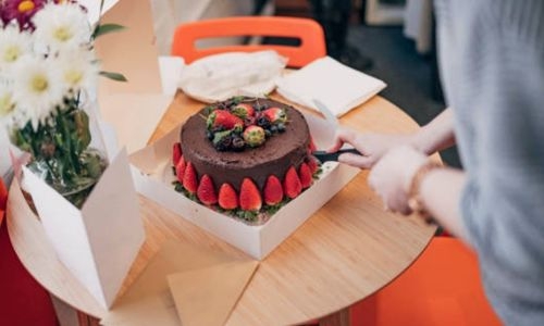 Office cake culture lives on in Britain despite health warning