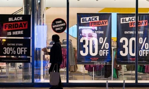 Thin Black Friday crowds mark US holiday shopping kickoff