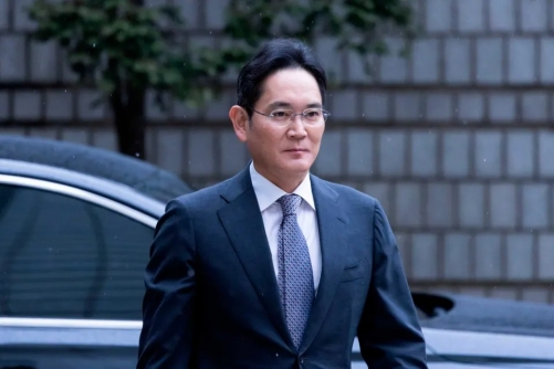 Samsung Executive Chairman Jay Y. Lee Cleared of Fraud and Stock-Rigging Charges Samsung Executive Chairman Jay Y. Lee Cleared of Fraud and Stock-Rigging Charges