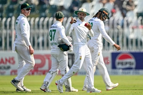 South Africa grind to 86-2 at tea in reply to Pakistan’s 333 South Africa grind to 86-2 at tea in reply to Pakistan’s 333