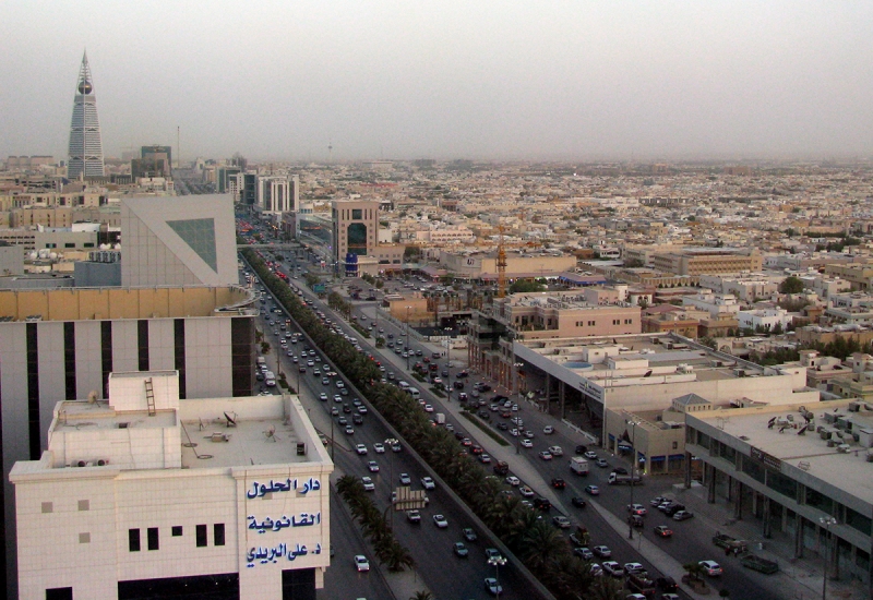 Saudi Arabia implements 21-day curfew