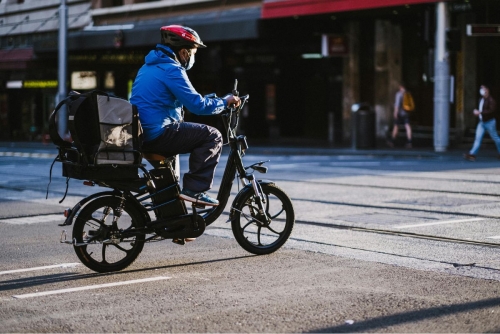 Kuwait bans delivery bikes during peak summer heat hours Kuwait bans delivery bikes during peak summer heat hours