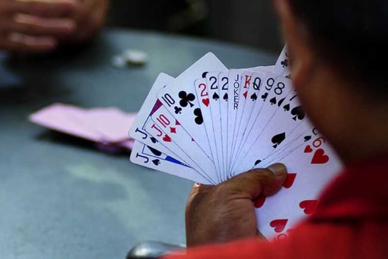 Bangladeshi men nabbed running gambling joint