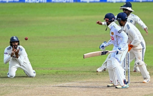 India close in on win despite Sri Lanka fightback India close in on win despite Sri Lanka fightback