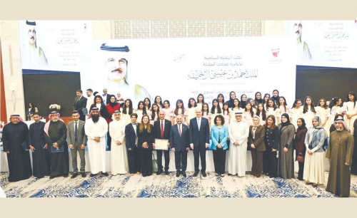 Outstanding private sector workers honoured