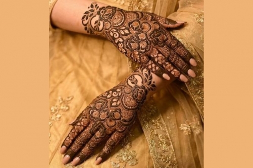 Eid countdown sparks surge in henna bookings 