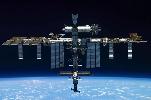 Leak on space station triggers brief safety alert Leak on space station triggers brief safety alert