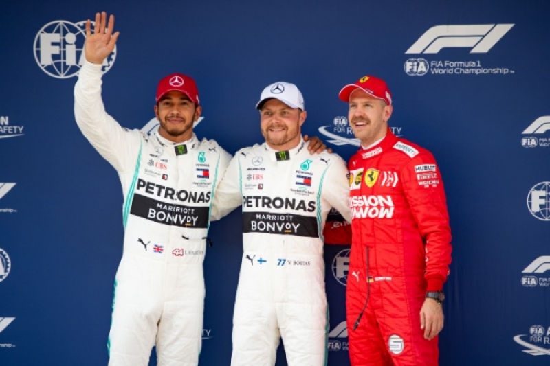 Bottas edges Hamilton Bottas edges Hamilton