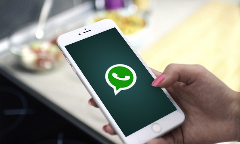 WhatsApp limits forwarding