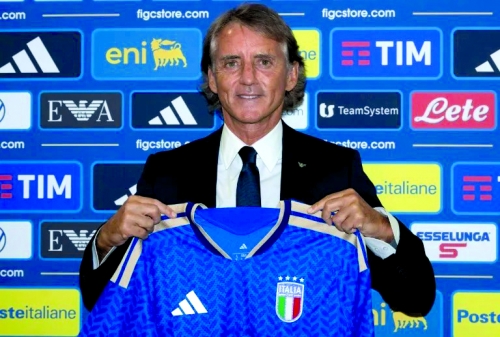 Mancini wants Italy back to trophy-winning ways