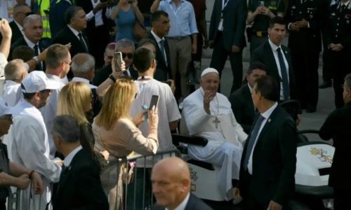 Pope deplores state of democracy, warns against ‘populists’