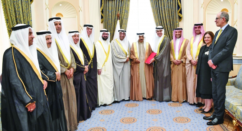 Premier orders to address issues faced by small-scale businesses