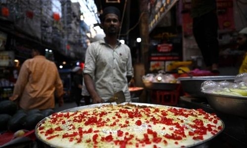 Sweet smell of Ramadan tempts as South Asia’s believers fast