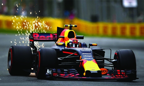 Lauda taunts Helmut Marko