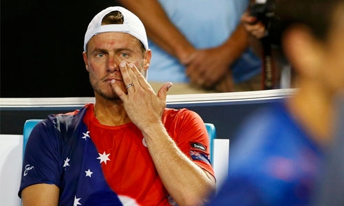 Emotional farewell as Hewitt goes down fighting Emotional farewell as Hewitt goes down fighting