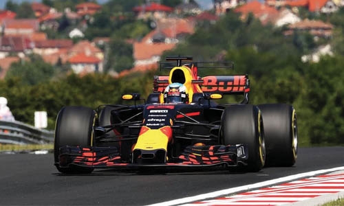 Ricciardo dominates Hungarian practice Ricciardo dominates Hungarian practice