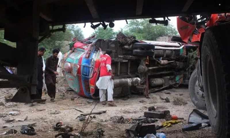 At least 16 killed in Pakistan traffic collision At least 16 killed in Pakistan traffic collision