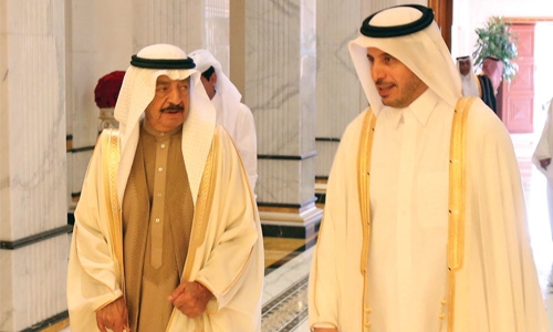 PM holds talks with Qatari counterpart