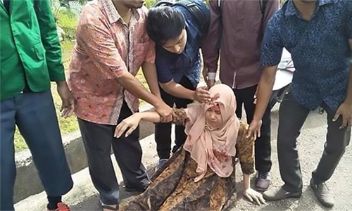 Infant among at least 20 killed in Indonesian quake: officials