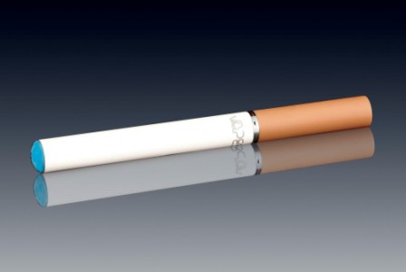  Doctors should prescribe e-cigarettes to smokers: UK