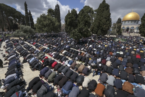 Huge crowds in Jerusalem for second Friday of Ramadan