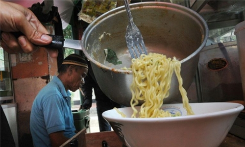 High on ease, low on nutrition: instant-noodle diet harms Asian kids High on ease, low on nutrition: instant-noodle diet harms Asian kids