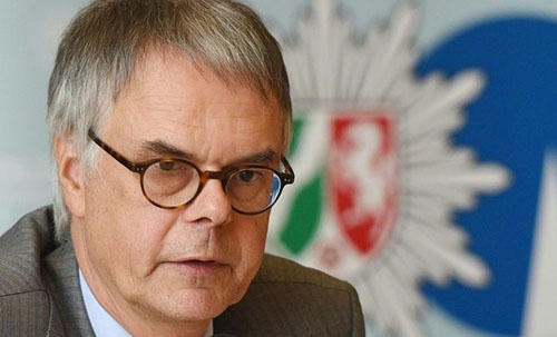 German mob attacks claim police chief’s scalp German mob attacks claim police chief’s scalp