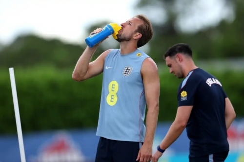 FIFA to introduce mandatory hydration breaks at 2026 World Cup FIFA to introduce mandatory hydration breaks at 2026 World Cup