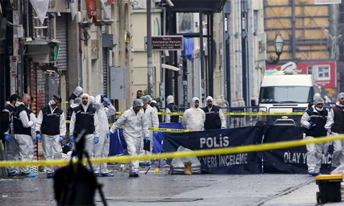 Suicide attack kills 4 in Istanbul shopping hub
