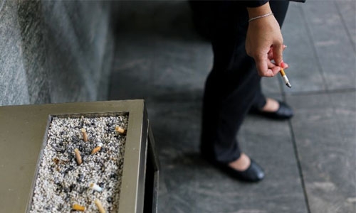 Smoking changes lung cells, primes them to develop cancer Smoking changes lung cells, primes them to develop cancer