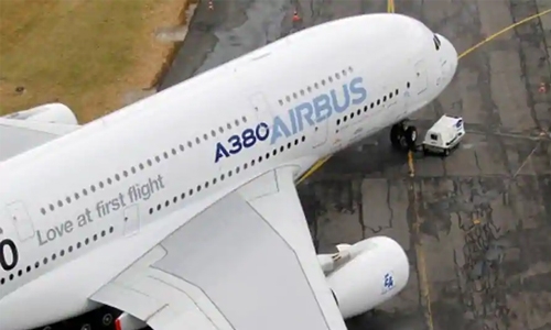 Airbus pulls plug on A380 superjumbo
