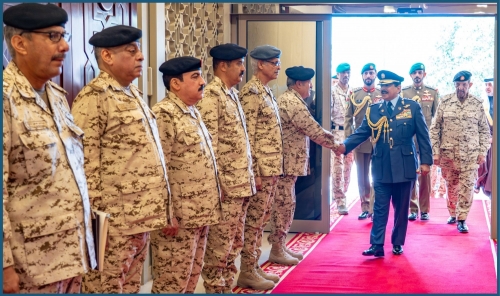 HM King Hamad Visits Bahrain Defence Force Headquarters