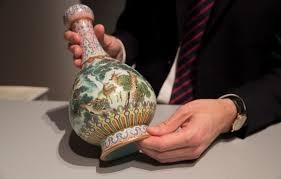 The saying ‘ old is gold’ comes true again ...Chinese vase worth half million discovered The saying ‘ old is gold’ comes true again ...Chinese vase worth half million discovered