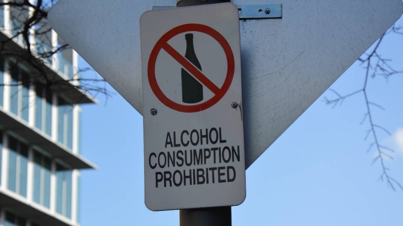 BREAKING NEWS: Five expats jailed for dealing with alcohol during Ramadan BREAKING NEWS: Five expats jailed for dealing with alcohol during Ramadan