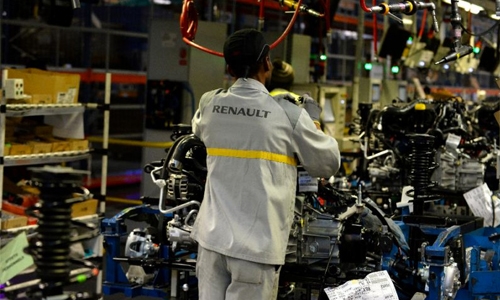Renault boasts record year despite diesel probe Renault boasts record year despite diesel probe