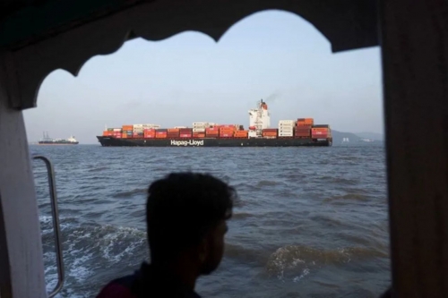 Delhi urges halt to Indian seamen on Hormuz ships Delhi urges halt to Indian seamen on Hormuz ships