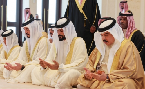 Bahrain King performs prayer marking Prophet’s birthday