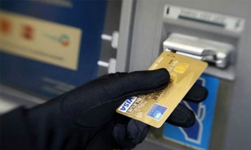 Bahrainis jailed for withdrawing money with stolen ATM card