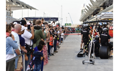 F1 Bahrain Grand Prix Pit Lane Walk is back!