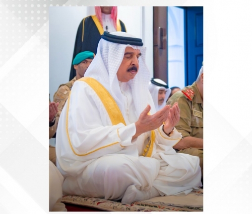HM King Hamad Performs Eid Al-Fitr Prayers