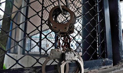 Iraq slaps arrest warrant on trade minister over graft Iraq slaps arrest warrant on trade minister over graft