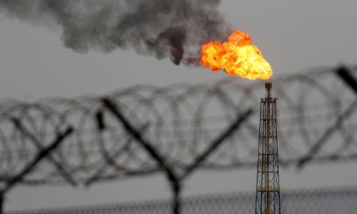 Oil slumps on easing fears of Mideast regional war