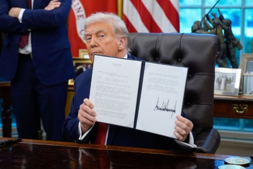 Trump Signs Order to Advance TikTok Sale in U.S.