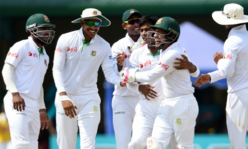 Bangladesh 38-2 at lunch against Sri Lanka