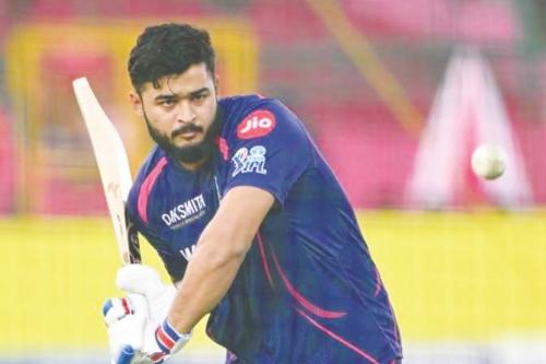IPL fines Rajasthan’s Parag for vaping in dressing room